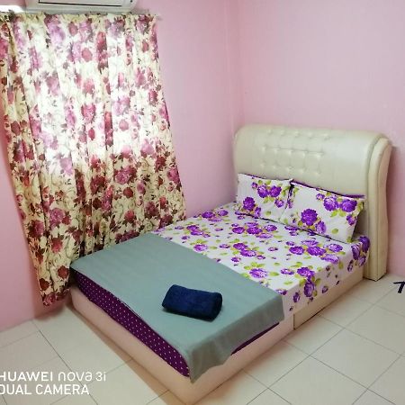 Layla Inn Batu Pahat Kültér fotó