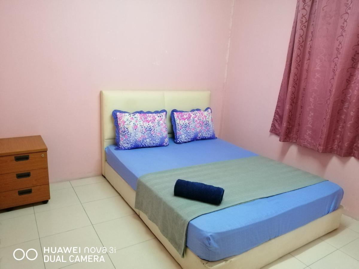 Layla Inn Batu Pahat Kültér fotó