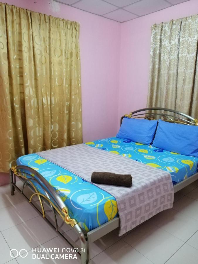 Layla Inn Batu Pahat Kültér fotó