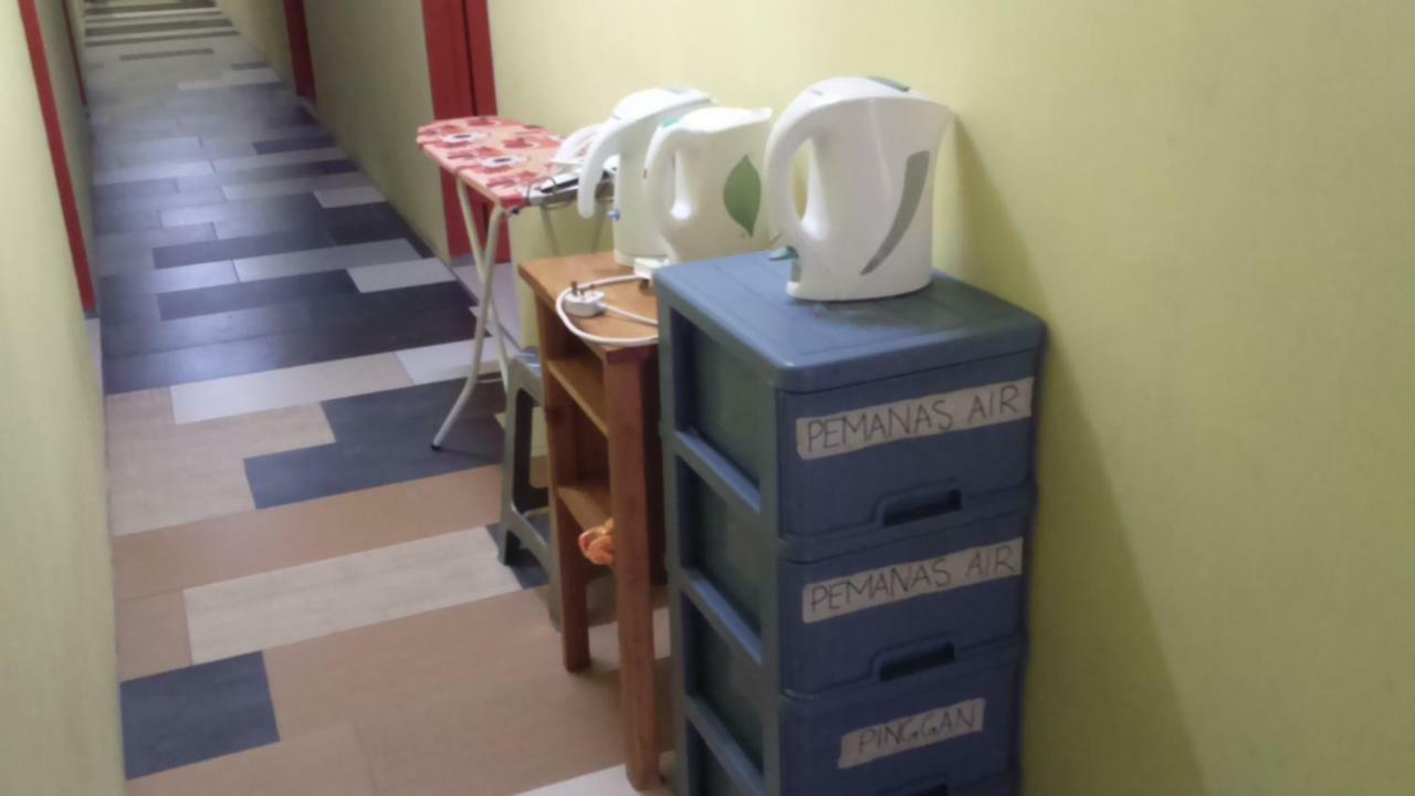 Layla Inn Batu Pahat Kültér fotó