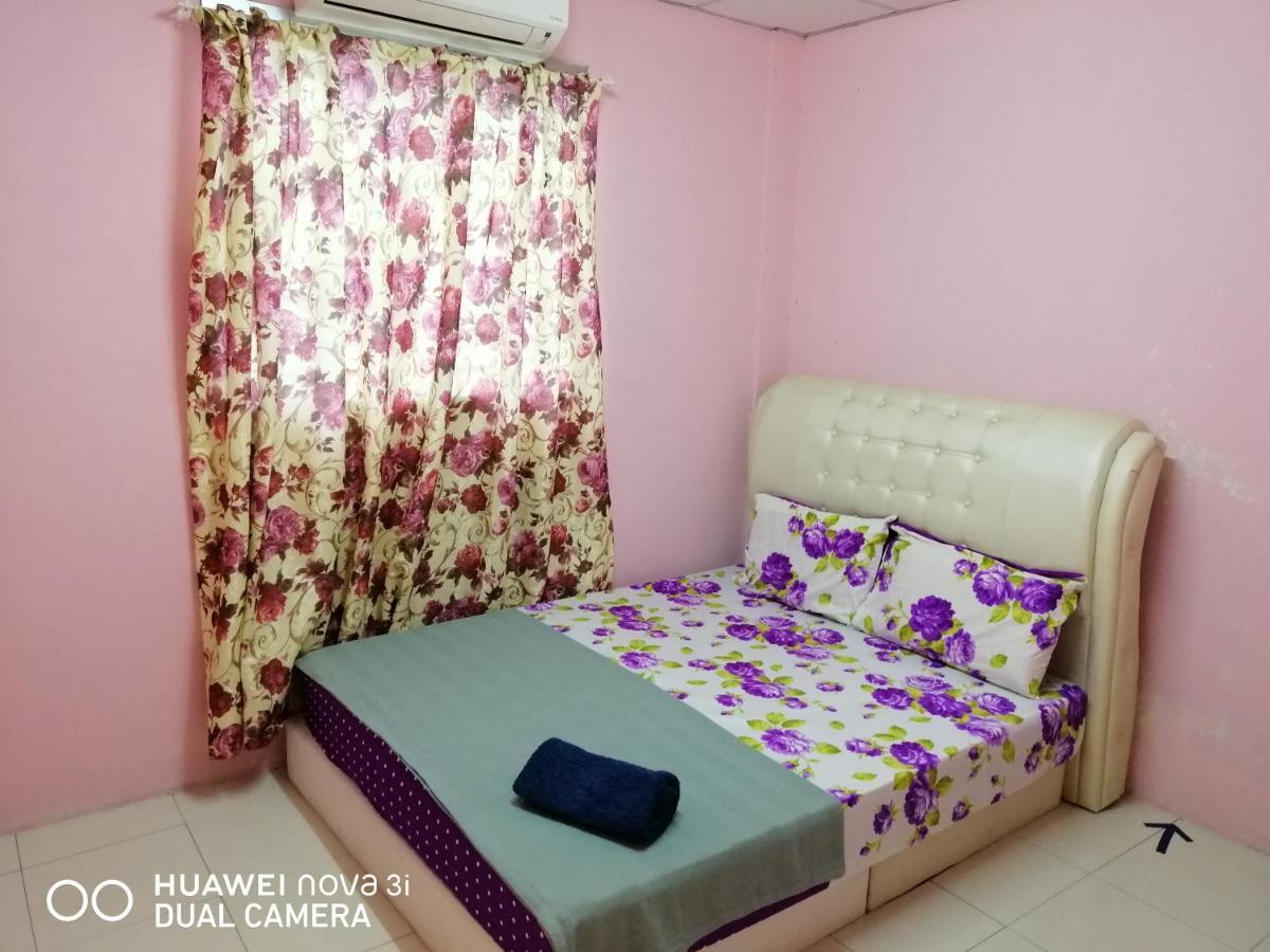 Layla Inn Batu Pahat Kültér fotó