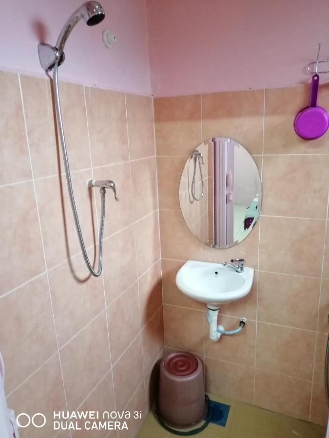 Layla Inn Batu Pahat Kültér fotó